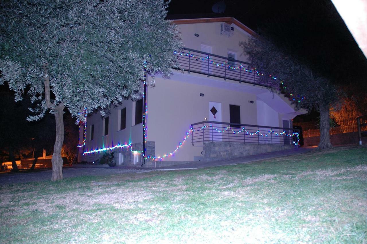 La Corte Di Magu Malcesine Bagian luar foto